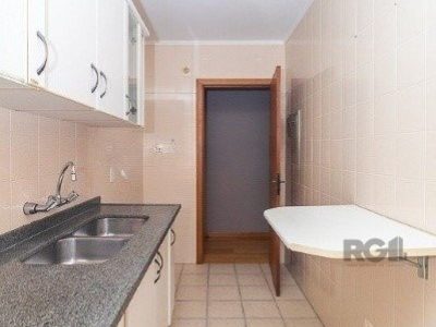 Apartamento à venda com 68m², 2 quartos, 1 suíte, 2 vagas no bairro Petrópolis em Porto Alegre - Foto 9