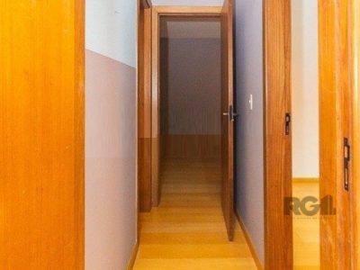 Apartamento à venda com 68m², 2 quartos, 1 suíte, 2 vagas no bairro Petrópolis em Porto Alegre - Foto 23