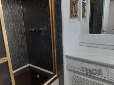 Apartamento à venda com 127m², 3 quartos, 1 suíte, 1 vaga no bairro Moinhos de Vento em Porto Alegre - Foto 19