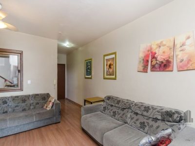 Apartamento à venda com 143m², 3 quartos, 1 suíte, 2 vagas no bairro Partenon em Porto Alegre - Foto 2