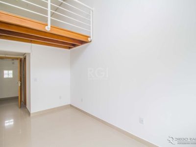 Apartamento à venda com 71m², 2 quartos, 1 suíte, 1 vaga no bairro Menino Deus em Porto Alegre - Foto 2