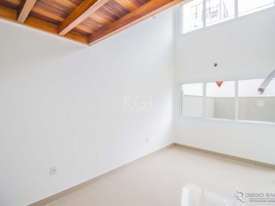 Apartamento à venda com 71m², 2 quartos, 1 suíte, 1 vaga no bairro Menino Deus em Porto Alegre - Foto 3