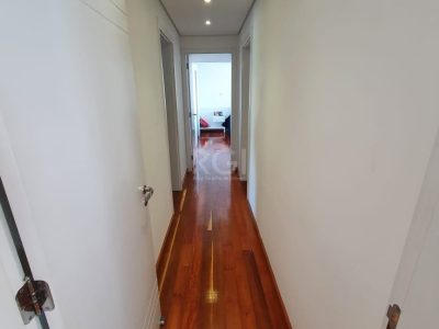 Apartamento à venda com 128m², 3 quartos, 3 suítes, 2 vagas no bairro Menino Deus em Porto Alegre - Foto 7