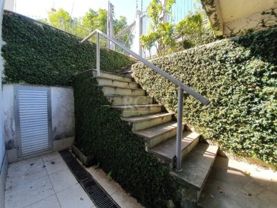 Casa à venda com 333m², 4 quartos, 1 suíte, 4 vagas no bairro Passo d'Areia em Porto Alegre - Foto 31