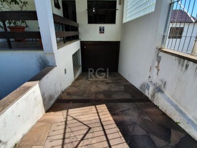 Casa à venda com 333m², 4 quartos, 1 suíte, 4 vagas no bairro Passo d'Areia em Porto Alegre - Foto 30