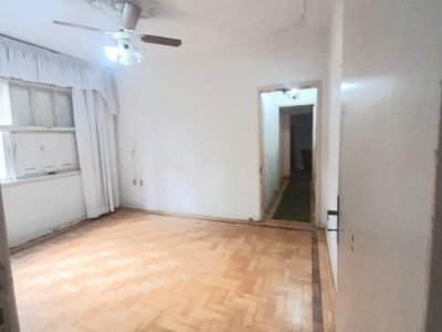 Apartamento à venda com 68m², 2 quartos no bairro Moinhos de Vento em Porto Alegre - Foto 3