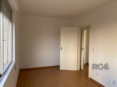 Apartamento à venda com 60m², 2 quartos, 1 vaga no bairro Santana em Porto Alegre - Foto 2