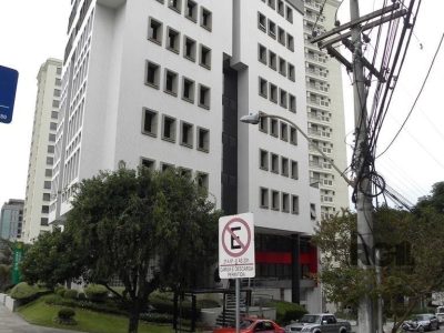 Loja à venda com 113m², 2 vagas no bairro Três Figueiras em Porto Alegre - Foto 24