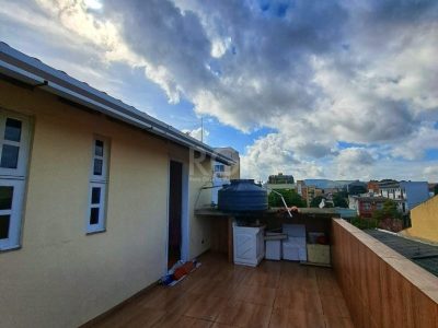 Casa à venda com 172m², 3 quartos, 1 suíte, 4 vagas no bairro Partenon em Porto Alegre - Foto 18