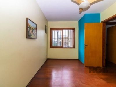 Casa Condominio à venda com 186m², 3 quartos, 1 suíte, 2 vagas no bairro Tristeza em Porto Alegre - Foto 24