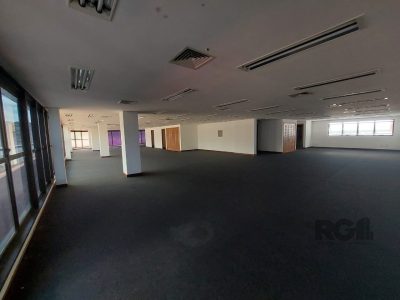 Conjunto/Sala à venda com 384m² no bairro Centro Histórico em Porto Alegre - Foto 14