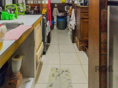 Casa à venda com 150m², 4 quartos, 1 suíte, 1 vaga no bairro Petrópolis em Porto Alegre - Foto 10