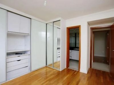 Apartamento à venda com 108m², 3 quartos, 1 suíte, 2 vagas no bairro Tristeza em Porto Alegre - Foto 11