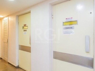 Apartamento à venda com 64m², 2 quartos, 2 vagas no bairro Petrópolis em Porto Alegre - Foto 18