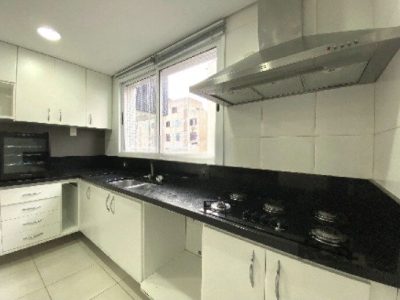 Apartamento à venda com 135m², 3 quartos, 1 suíte, 2 vagas no bairro Jardim Itu em Porto Alegre - Foto 23