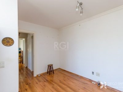 Apartamento à venda com 70m², 3 quartos, 1 suíte, 1 vaga no bairro São Geraldo em Porto Alegre - Foto 4