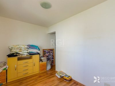 Apartamento à venda com 70m², 3 quartos, 1 suíte, 1 vaga no bairro São Geraldo em Porto Alegre - Foto 9