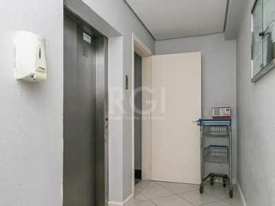 Apartamento à venda com 70m², 3 quartos, 1 suíte, 1 vaga no bairro São Geraldo em Porto Alegre - Foto 19