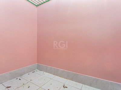 Casa à venda com 381m², 5 quartos, 2 suítes, 2 vagas no bairro Partenon em Porto Alegre - Foto 13