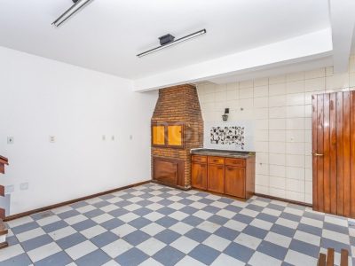 Casa à venda com 381m², 5 quartos, 2 suítes, 2 vagas no bairro Partenon em Porto Alegre - Foto 26