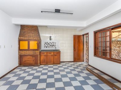 Casa à venda com 381m², 5 quartos, 2 suítes, 2 vagas no bairro Partenon em Porto Alegre - Foto 27