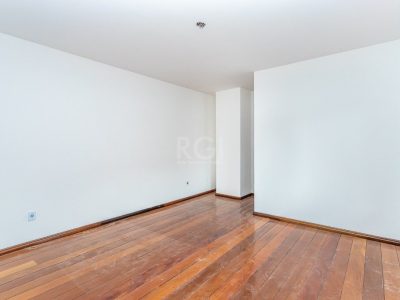 Casa à venda com 381m², 5 quartos, 2 suítes, 2 vagas no bairro Partenon em Porto Alegre - Foto 36