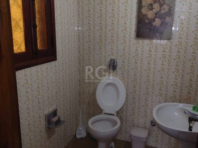 Casa à venda com 400m², 5 quartos, 1 suíte, 3 vagas no bairro Petrópolis em Porto Alegre - Foto 12