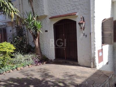 Casa à venda com 400m², 5 quartos, 1 suíte, 3 vagas no bairro Petrópolis em Porto Alegre - Foto 17