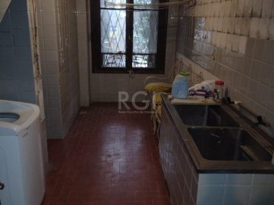 Casa à venda com 400m², 5 quartos, 1 suíte, 3 vagas no bairro Petrópolis em Porto Alegre - Foto 18