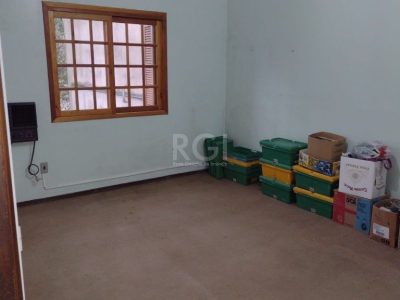 Casa à venda com 400m², 5 quartos, 1 suíte, 3 vagas no bairro Petrópolis em Porto Alegre - Foto 25