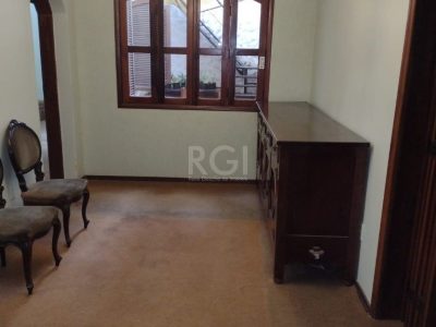 Casa à venda com 400m², 5 quartos, 1 suíte, 3 vagas no bairro Petrópolis em Porto Alegre - Foto 26