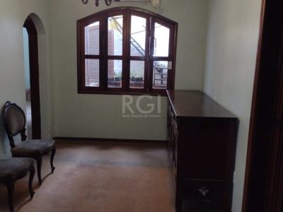 Casa à venda com 400m², 5 quartos, 1 suíte, 3 vagas no bairro Petrópolis em Porto Alegre - Foto 29