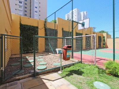 Apartamento à venda com 120m², 3 quartos, 1 suíte, 2 vagas no bairro Jardim Europa em Porto Alegre - Foto 2