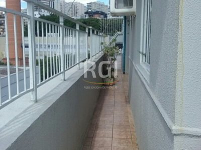 Cobertura à venda com 130m², 2 quartos, 1 vaga no bairro Floresta em Porto Alegre - Foto 15