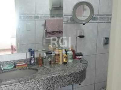 Cobertura à venda com 130m², 2 quartos, 1 vaga no bairro Floresta em Porto Alegre - Foto 8