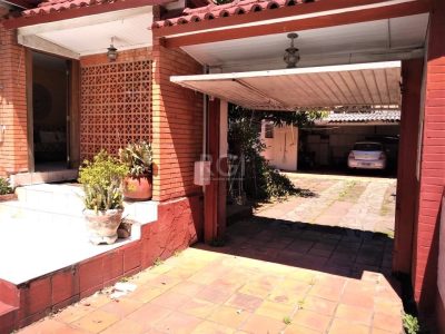 Casa à venda com 180m², 3 quartos, 6 vagas no bairro Cristal em Porto Alegre - Foto 4