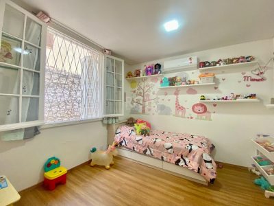 Casa à venda com 170m², 3 quartos, 1 suíte, 2 vagas no bairro Boa Vista em Porto Alegre - Foto 32