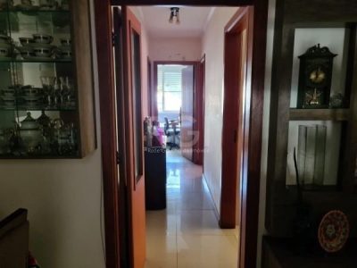 Apartamento à venda com 70m², 3 quartos, 1 vaga no bairro Cristal em Porto Alegre - Foto 8