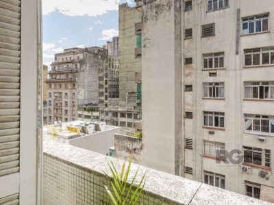 Apartamento à venda com 203m², 3 quartos, 1 suíte no bairro Centro Histórico em Porto Alegre - Foto 7