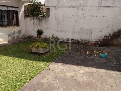 Casa à venda com 250m², 3 quartos, 1 vaga no bairro Vila Ipiranga em Porto Alegre - Foto 7