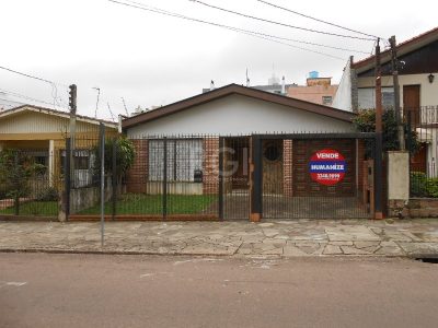 Casa à venda com 250m², 3 quartos, 1 vaga no bairro Vila Ipiranga em Porto Alegre - Foto 9