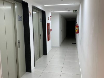 Apartamento à venda com 40m², 1 quarto, 1 vaga no bairro Azenha em Porto Alegre - Foto 8