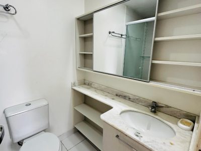 Apartamento à venda com 67m², 3 quartos, 1 suíte, 1 vaga no bairro Vila Ipiranga em Porto Alegre - Foto 11