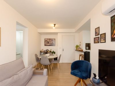 Apartamento à venda com 65m², 3 quartos, 1 suíte, 1 vaga no bairro Petrópolis em Porto Alegre - Foto 9