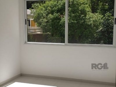 Apartamento à venda com 66m², 3 quartos, 1 suíte, 1 vaga no bairro Partenon em Porto Alegre - Foto 3