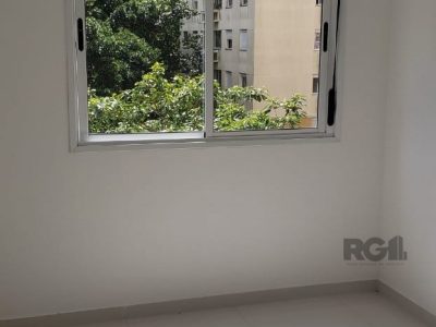 Apartamento à venda com 66m², 3 quartos, 1 suíte, 1 vaga no bairro Partenon em Porto Alegre - Foto 9