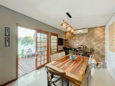 Casa à venda com 119m², 3 quartos, 1 suíte, 2 vagas no bairro Tristeza em Porto Alegre - Foto 11