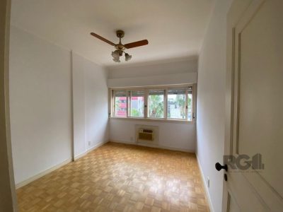 Apartamento à venda com 132m², 4 quartos, 1 suíte, 2 vagas no bairro Independência em Porto Alegre - Foto 7