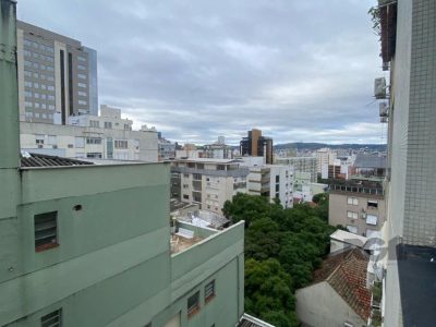 Apartamento à venda com 132m², 4 quartos, 1 suíte, 2 vagas no bairro Independência em Porto Alegre - Foto 17