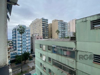 Apartamento à venda com 132m², 4 quartos, 1 suíte, 2 vagas no bairro Independência em Porto Alegre - Foto 24